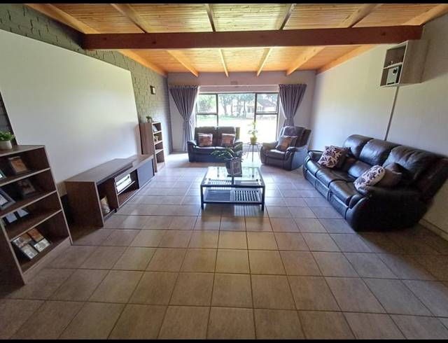 FARM FOR SALE IN UNITAS PARK